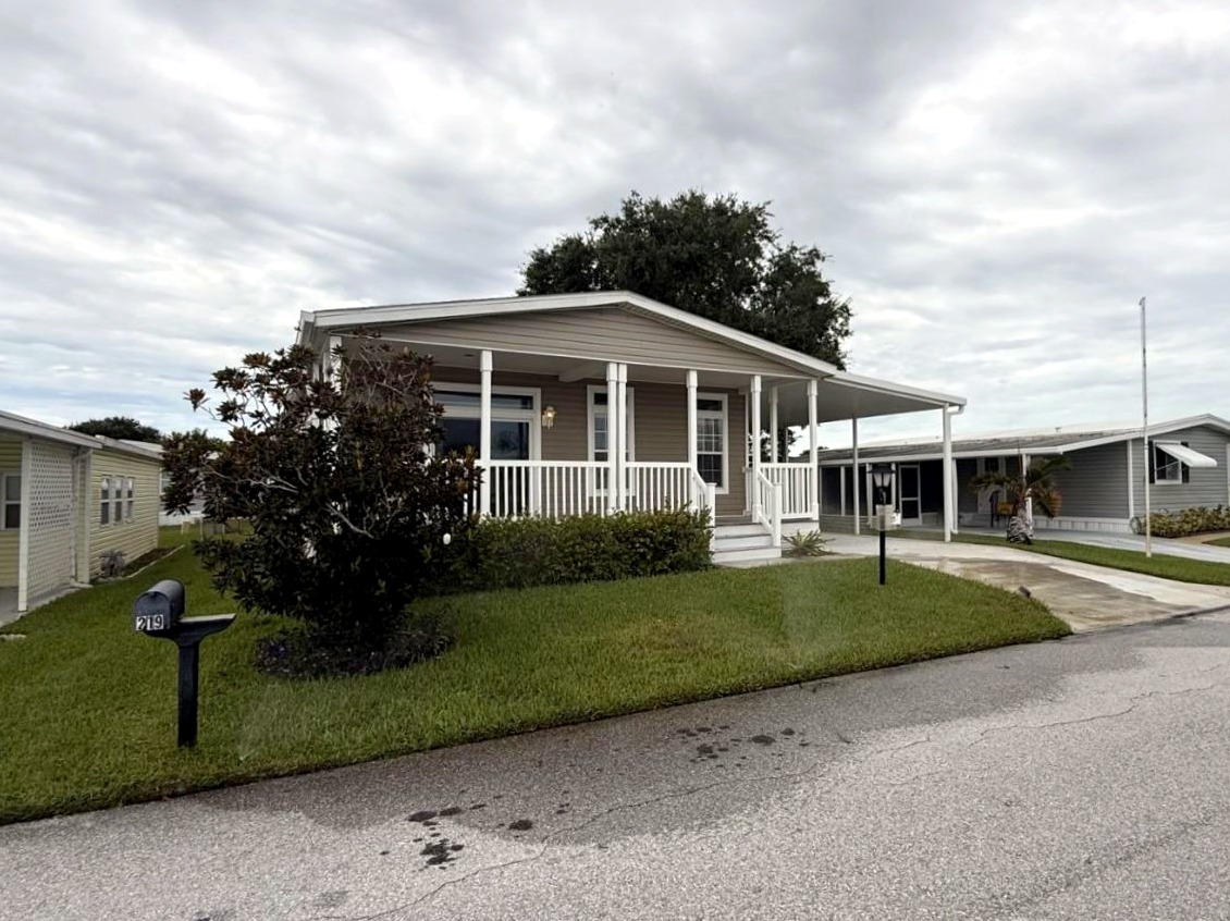 A photo of the Pinelake Village Home