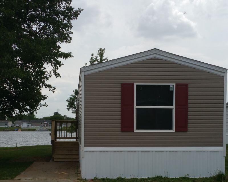 Mobile Home Park in Pontoon Beach, IL Mallard Lake