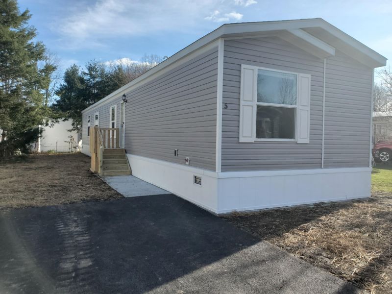 Mobile Home Park in Bloomingburg, NY New Twin Lakes Village