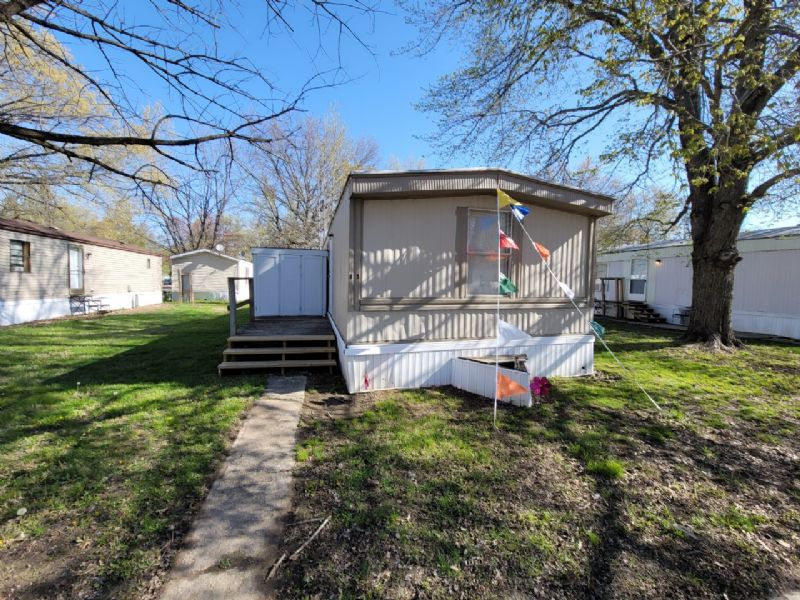 Mobile Home Park in Charleston, IL Longacre Estates