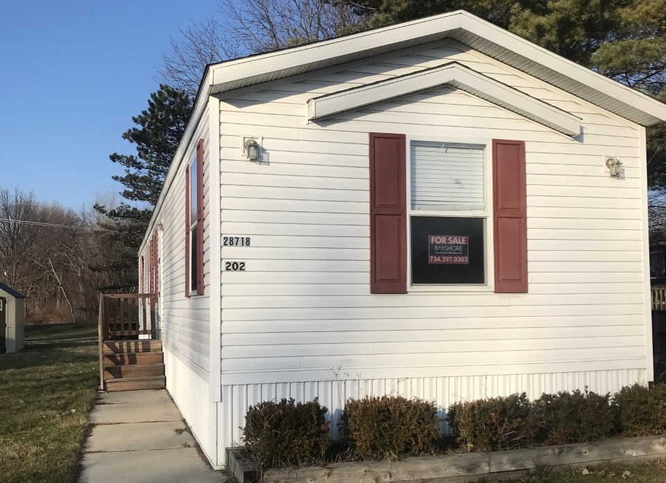 Mobile Home Park in Romulus, MI Metro Commons
