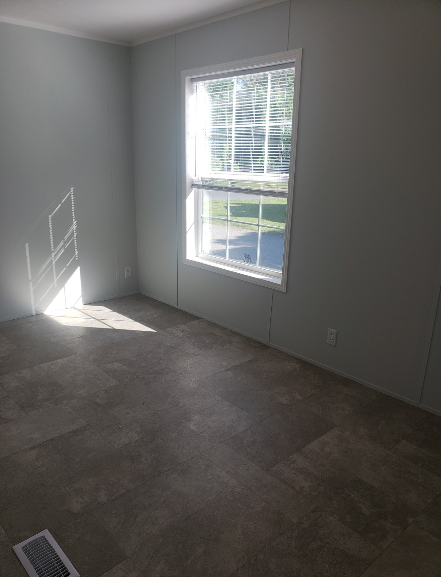 3 Bedroom 2 Bath Manufactured Home For Sale in Bloomingburg, NY 81694