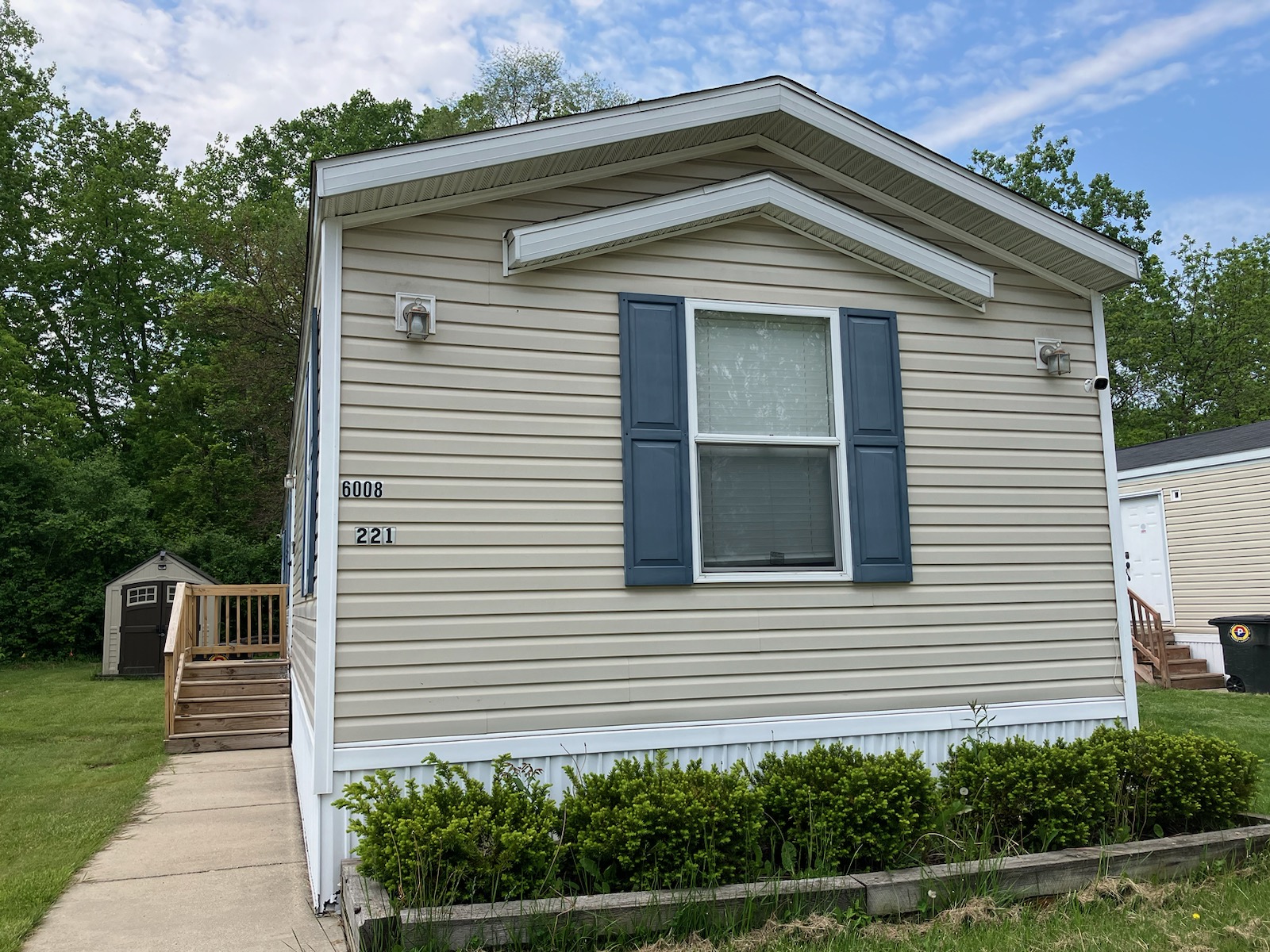 Manufactured & Mobile Home communities in Romulus MI Metro Commons