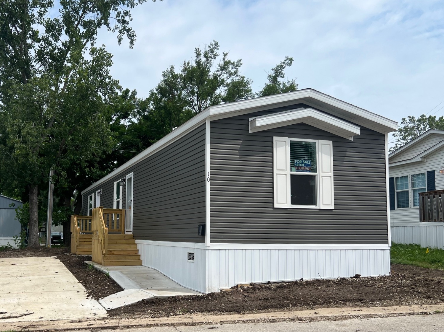 A photo of the Springdale Lake Home