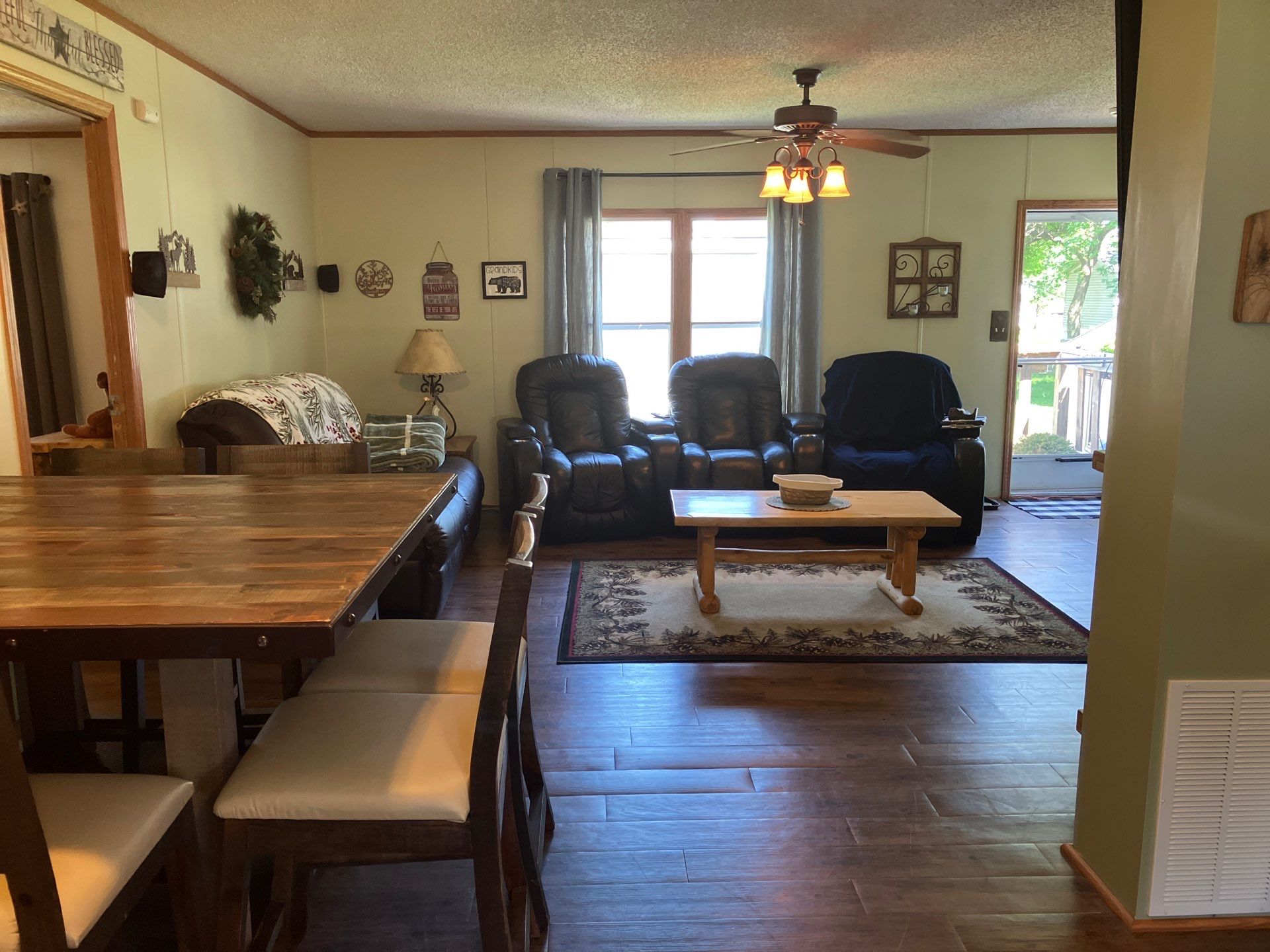 A photo of the Navajo Lake Estates Home