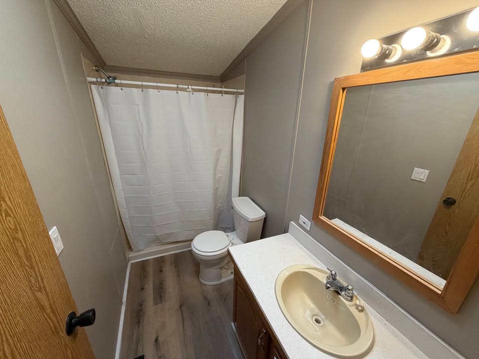 A photo of the Lakeshore Landing Home