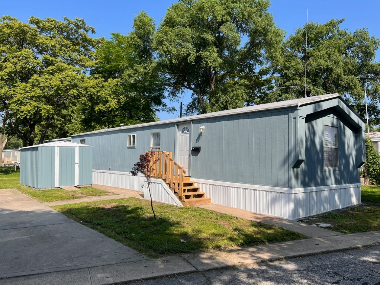 A photo of the Springdale Lake Home