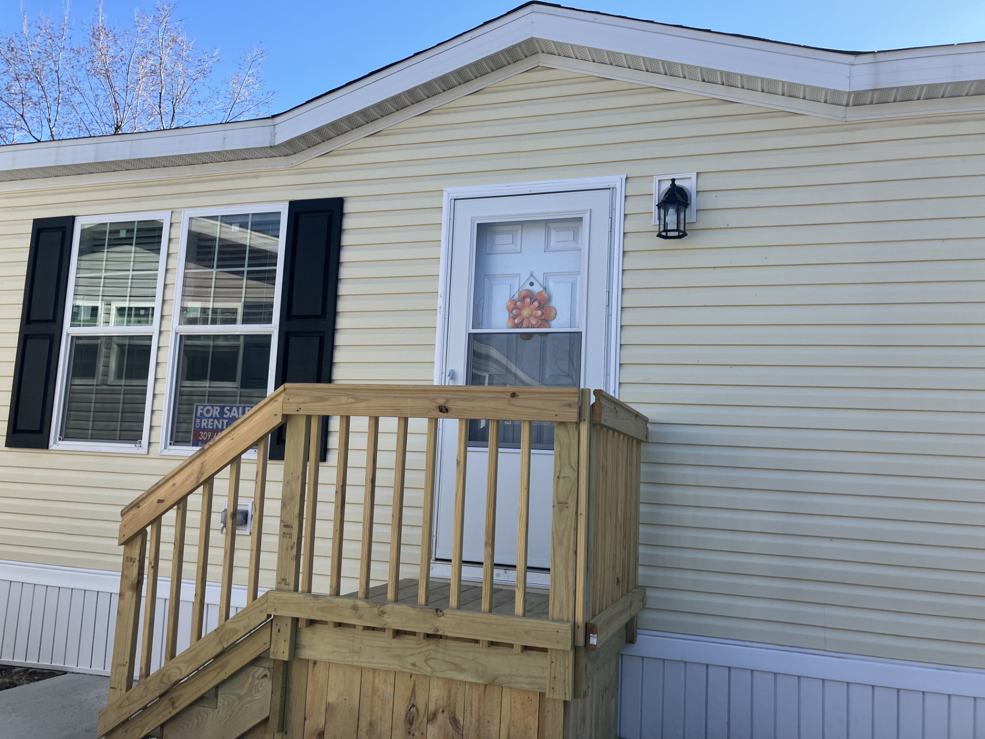 A photo of the Deluxe Lake Estates Home