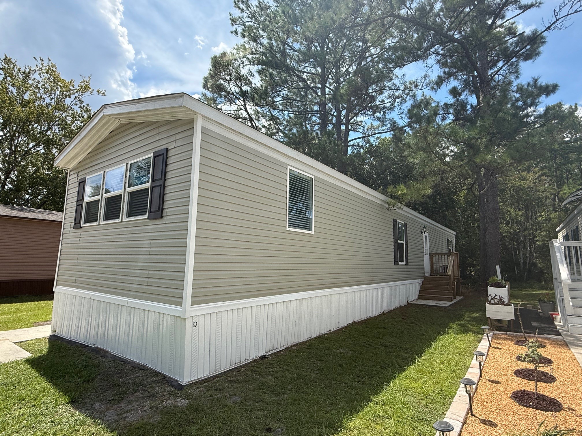 A photo of the Deerpointe Home
