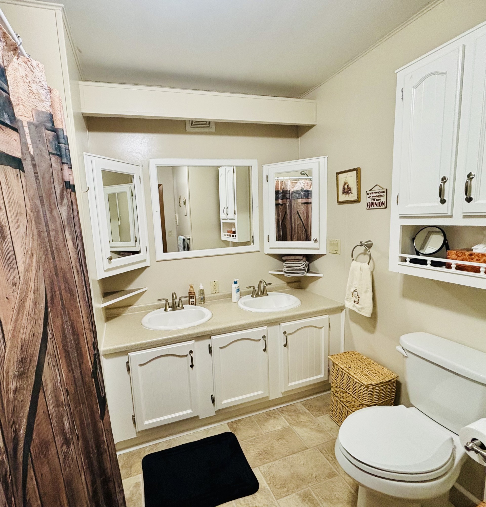 A photo of the Eagle Crest Home