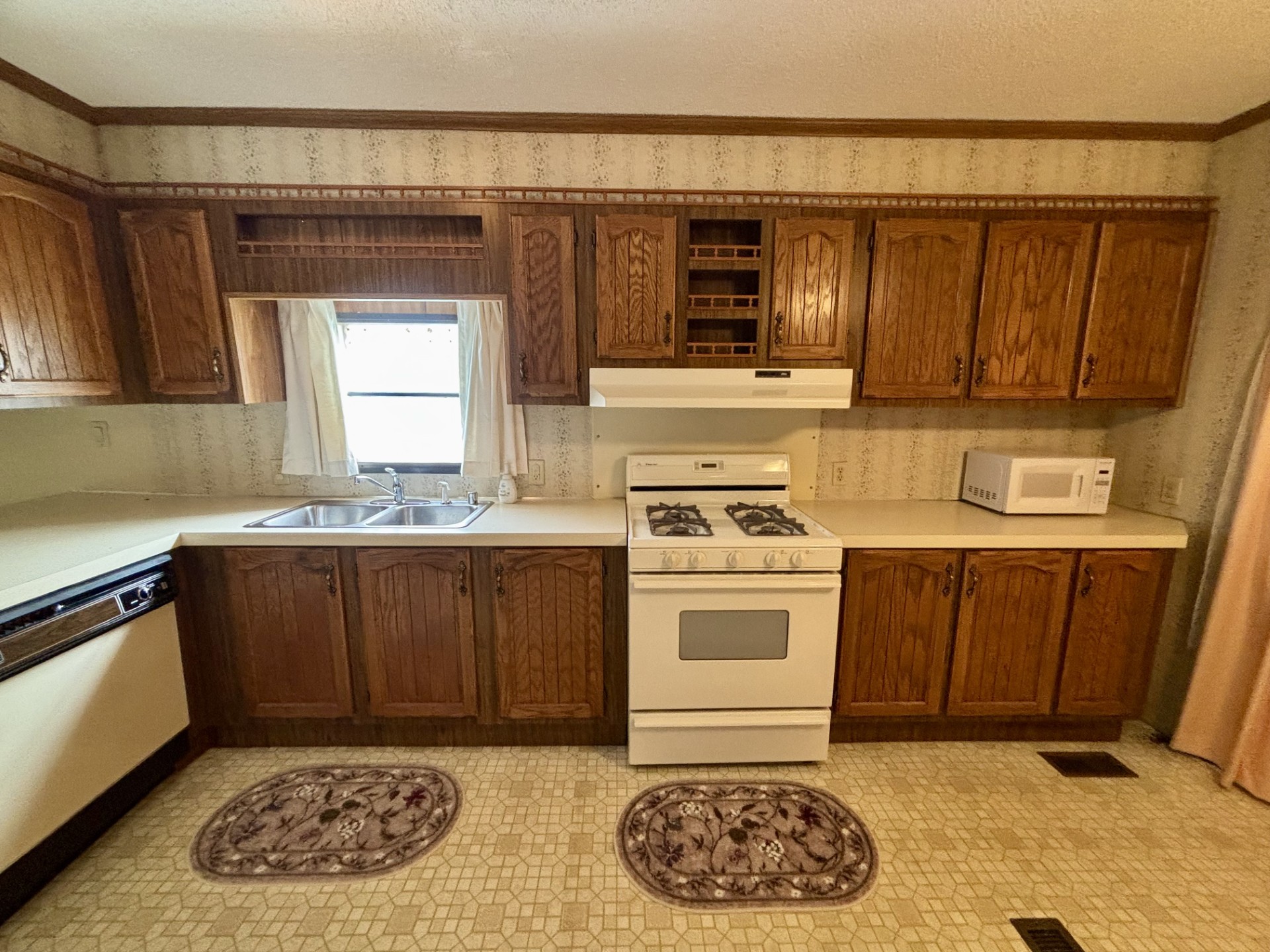 A photo of the Eagle Crest Home