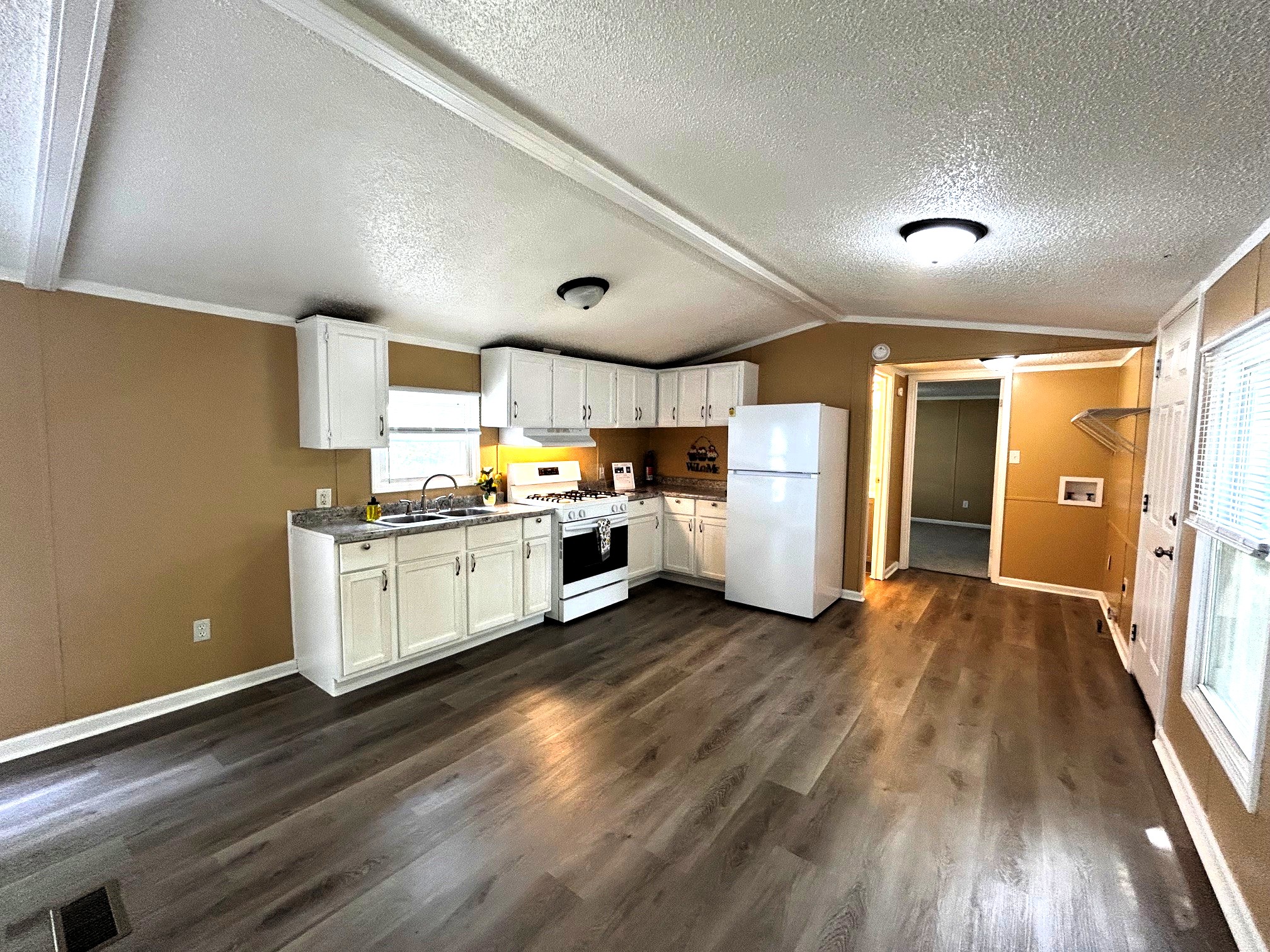 A photo of the Deluxe Lake Estates Home