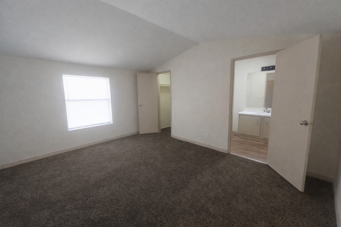 A photo of the Crescent Manor Home