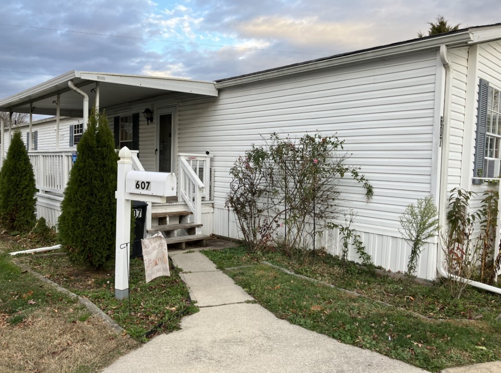 A photo of the Murray Manor Home