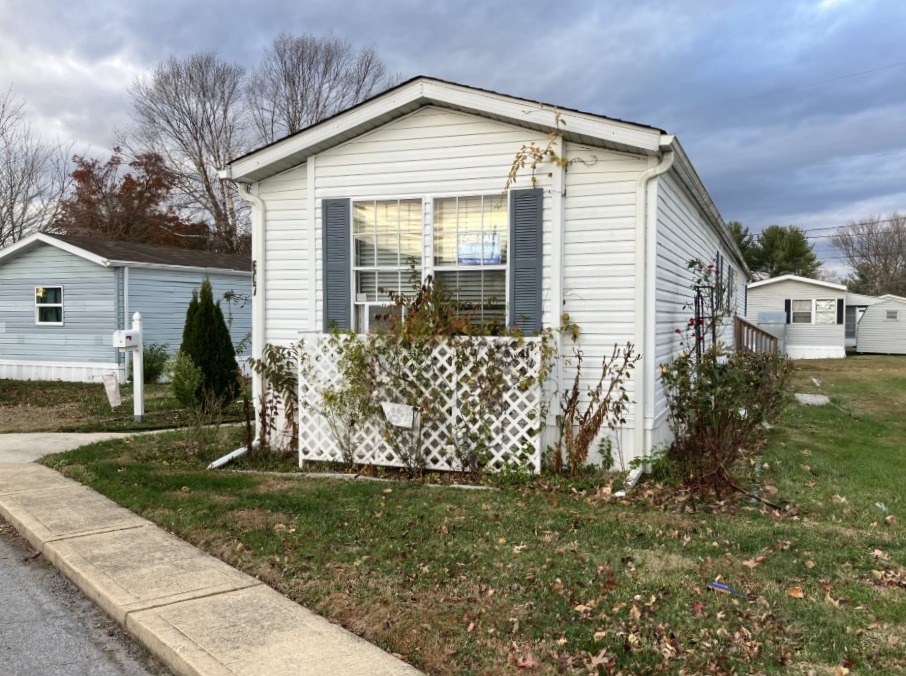 A photo of the Murray Manor Home