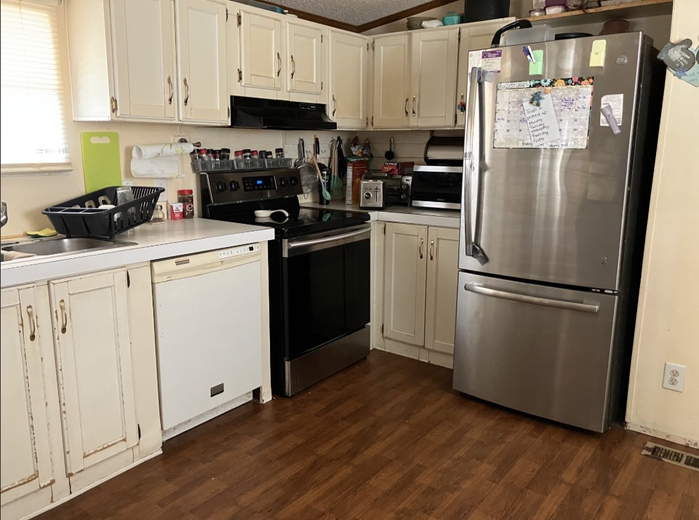 A photo of the Murray Manor Home