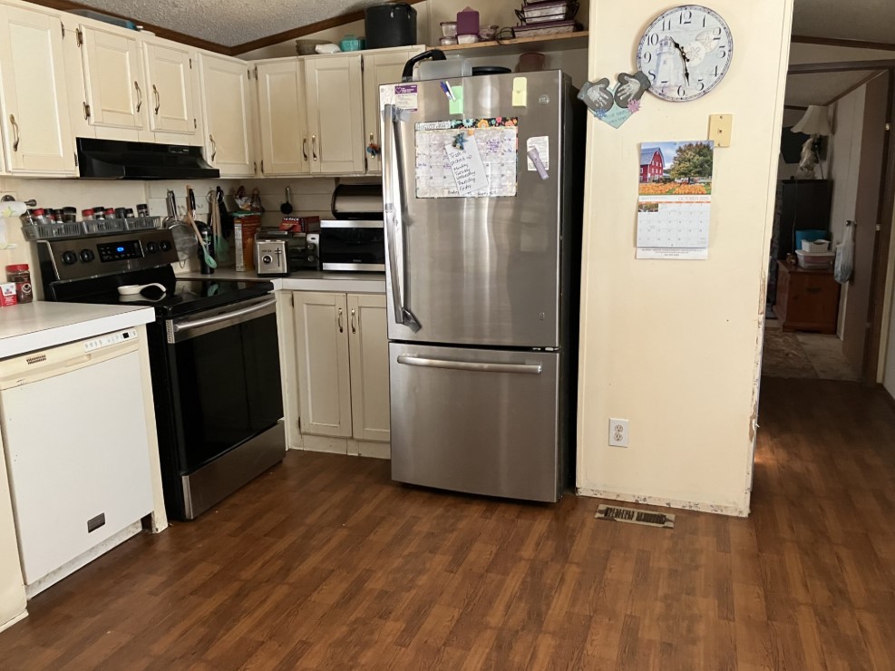 A photo of the Murray Manor Home