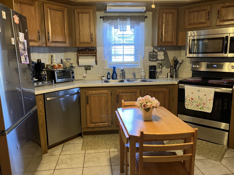 A photo of the Murray Manor Home