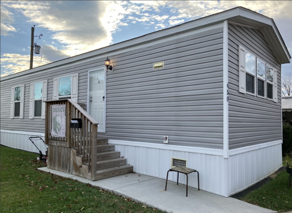 A photo of the Murray Manor Home