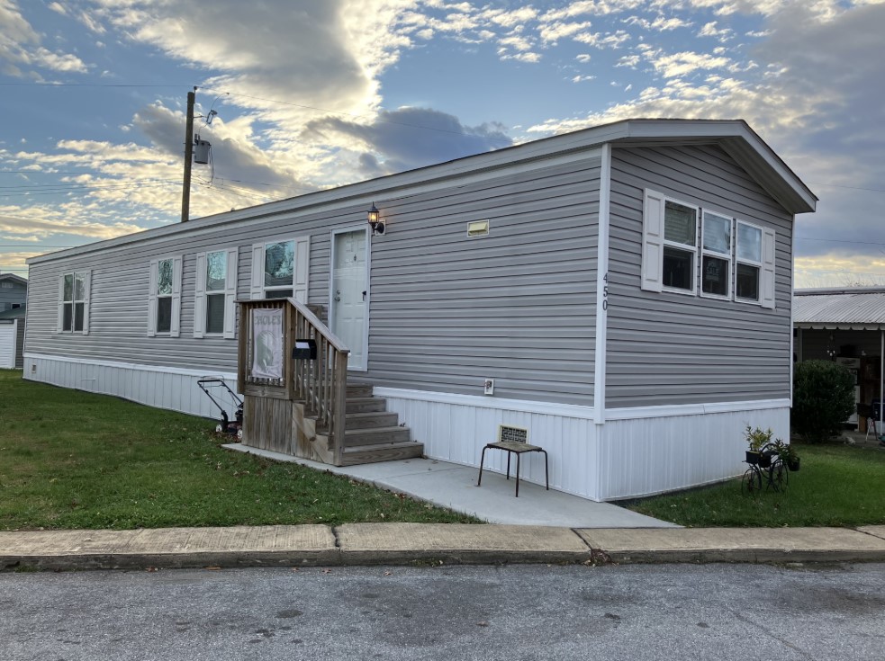 A photo of the Murray Manor Home