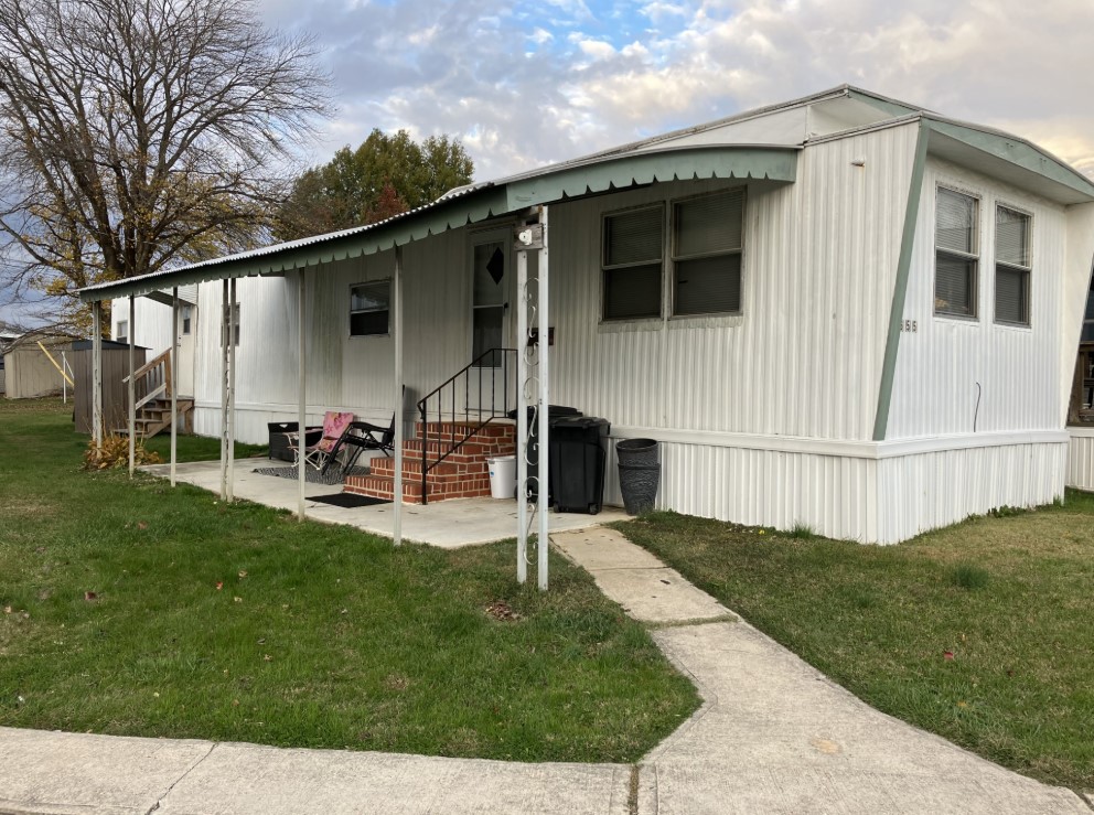 A photo of the Murray Manor Home
