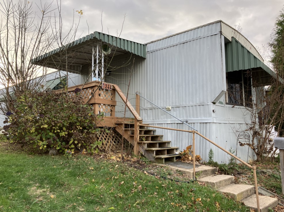 A photo of the Murray Manor Home