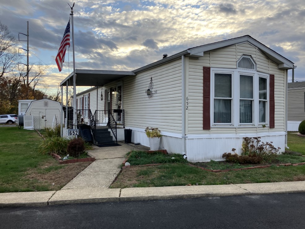 A photo of the Murray Manor Home