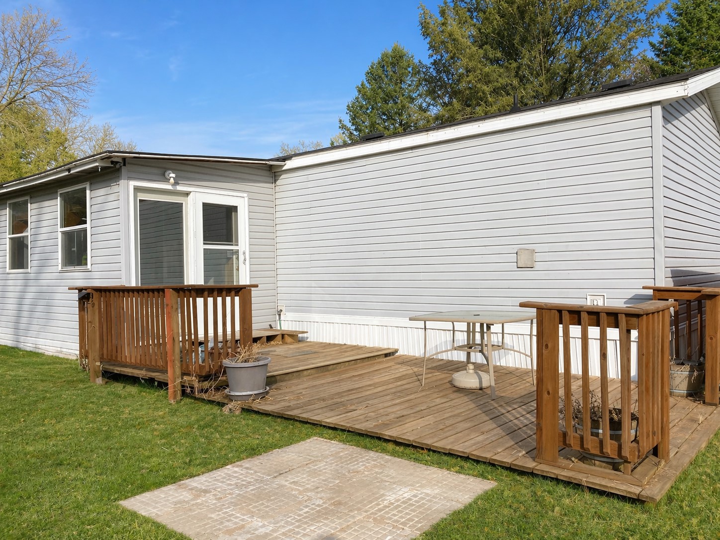 A photo of the Lakeshore Terrace Home