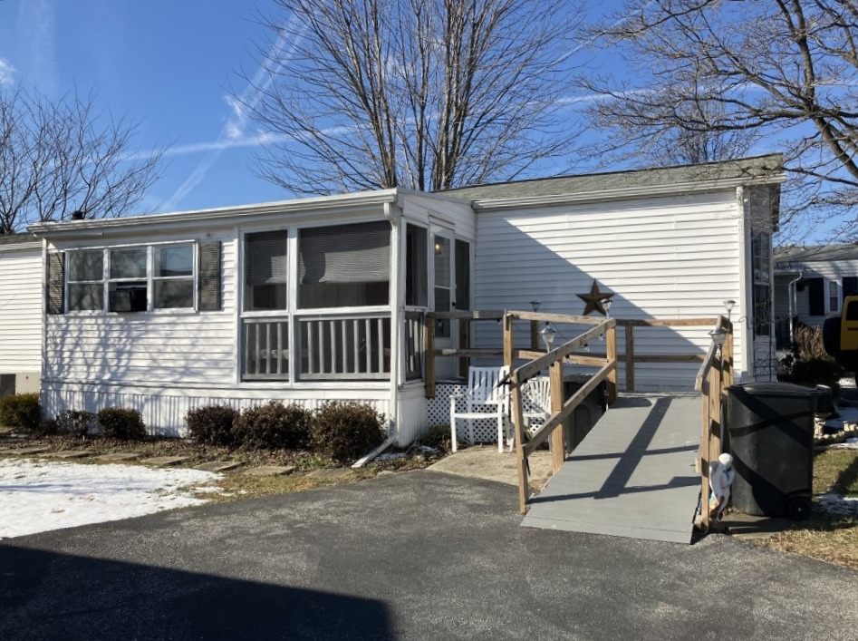 A photo of the Murray Manor Home