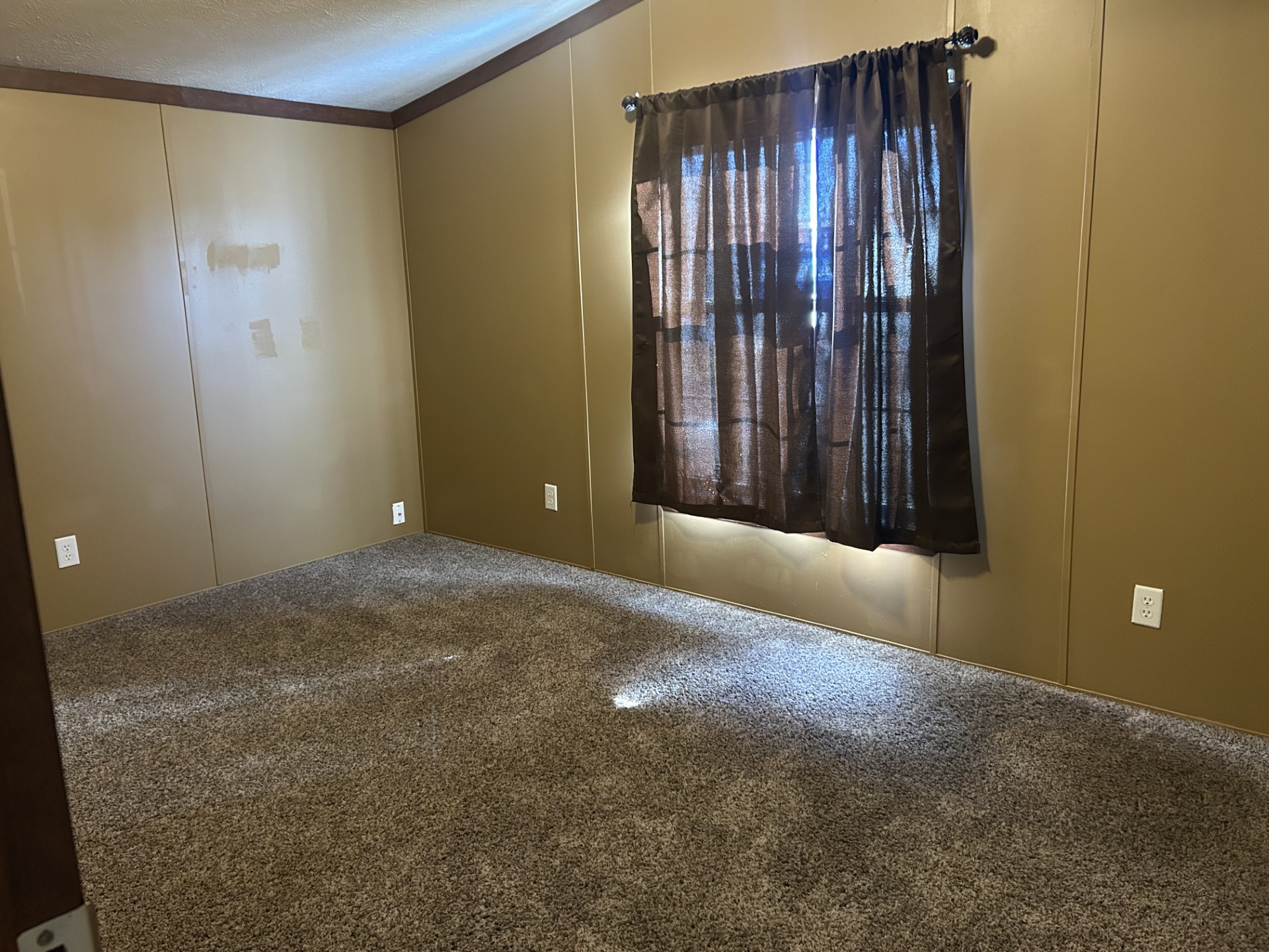 A photo of the Colonial Gardens Home