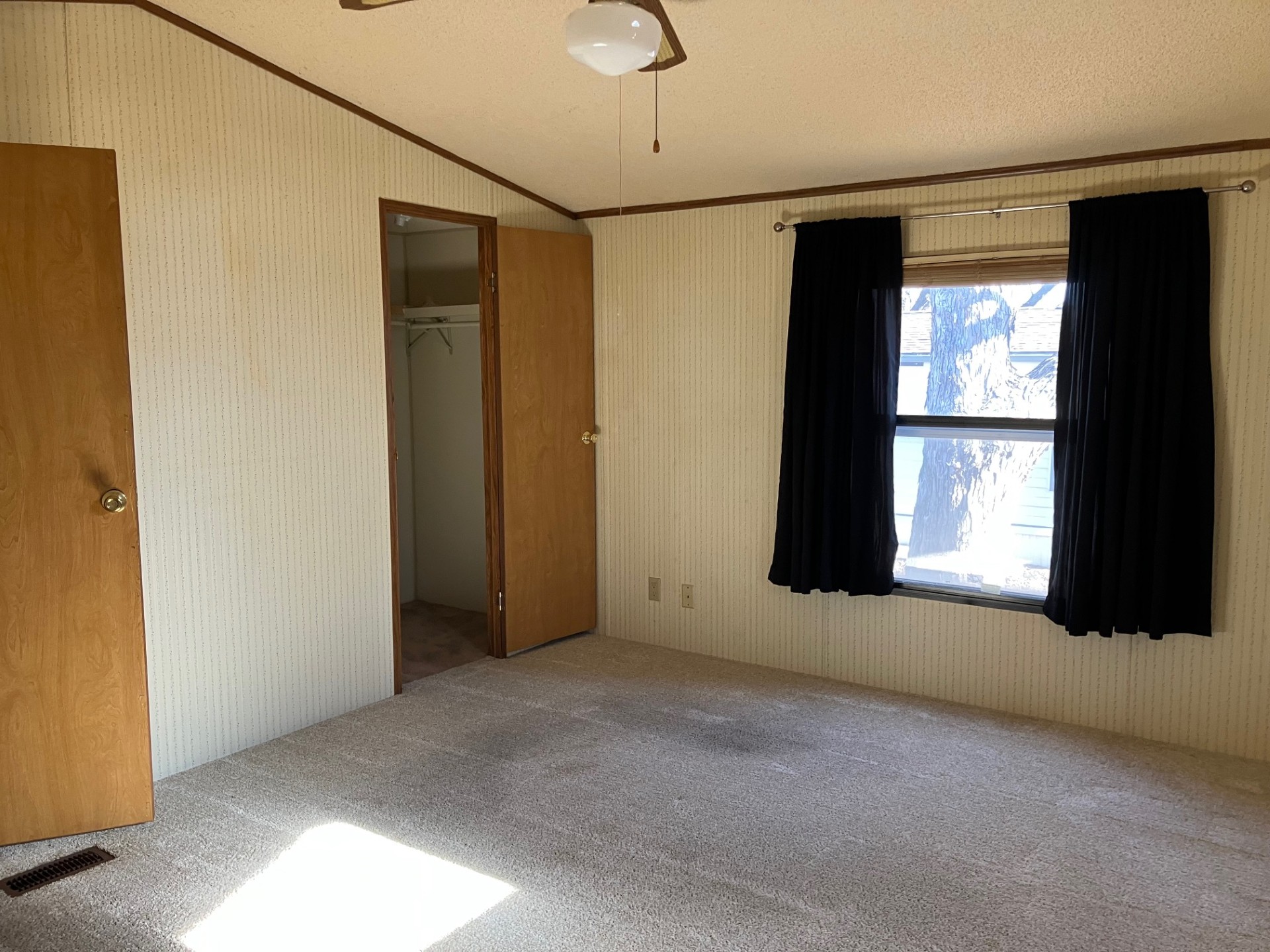 A photo of the Colonial Gardens Home