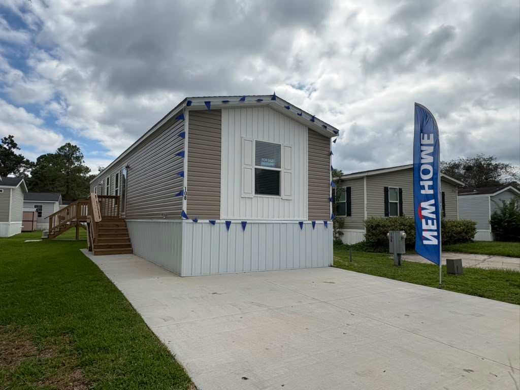 A photo of the Deerpointe Home