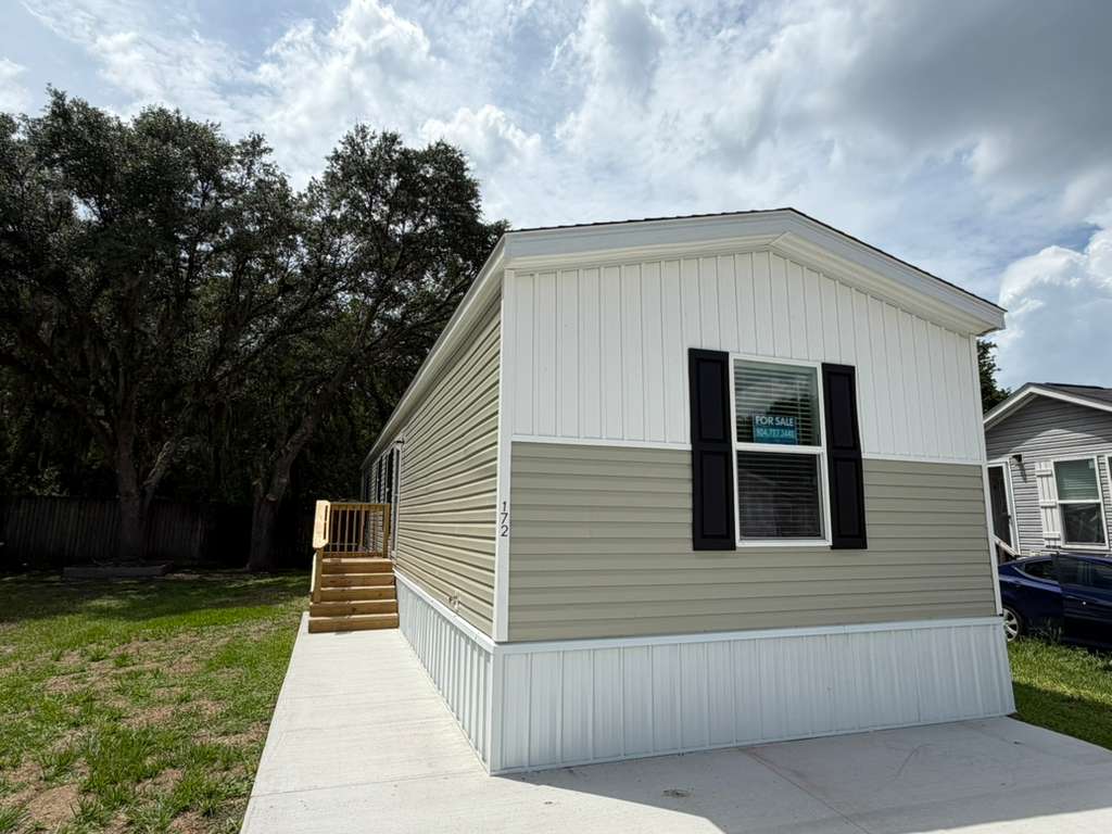 A photo of the Deerpointe Home