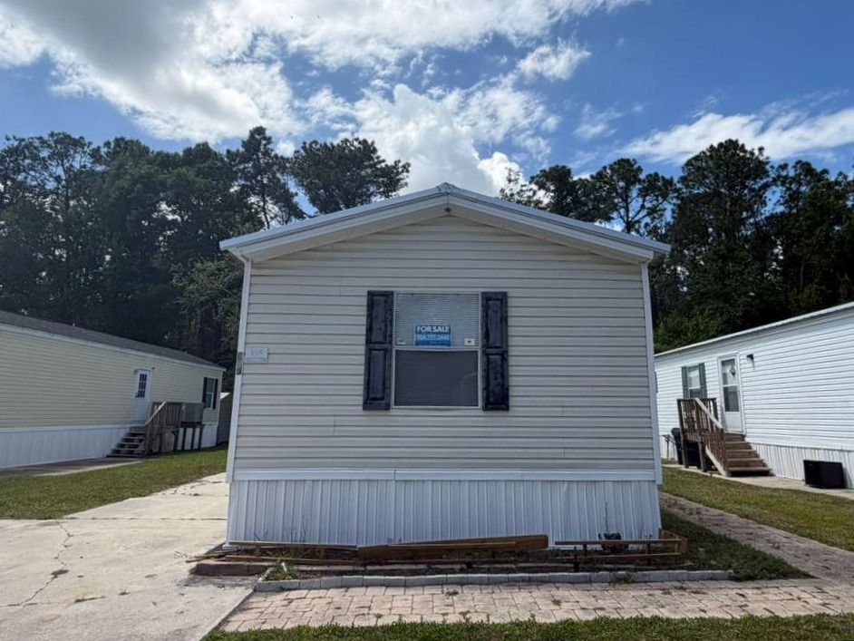 A photo of the Deerpointe Home