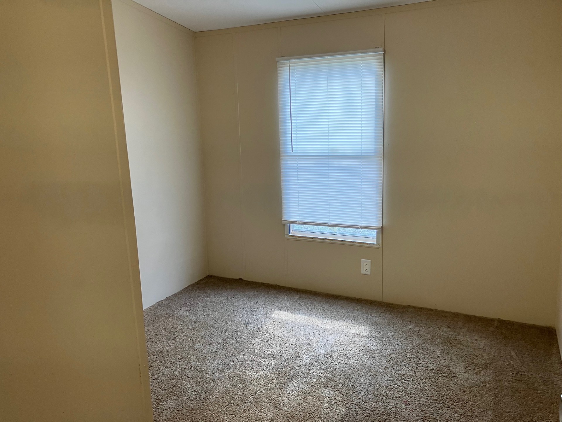 A photo of the Colonial Gardens Home