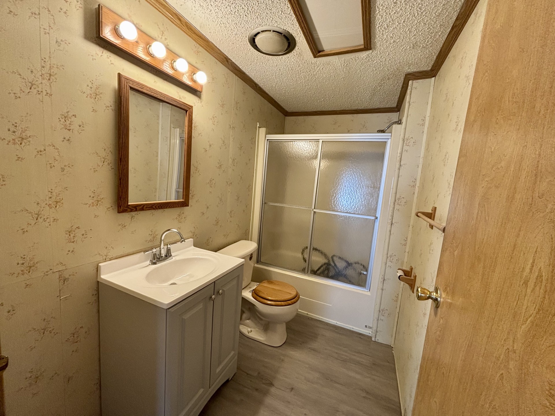 A photo of the Eagle Crest Home