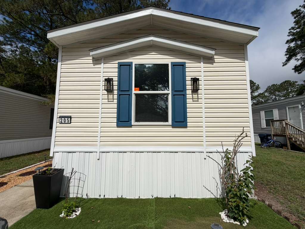 A photo of the Deerpointe Home
