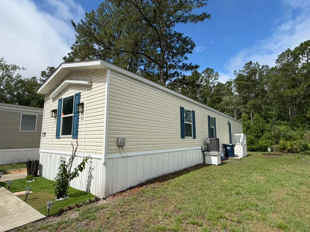 A photo of the Deerpointe Home