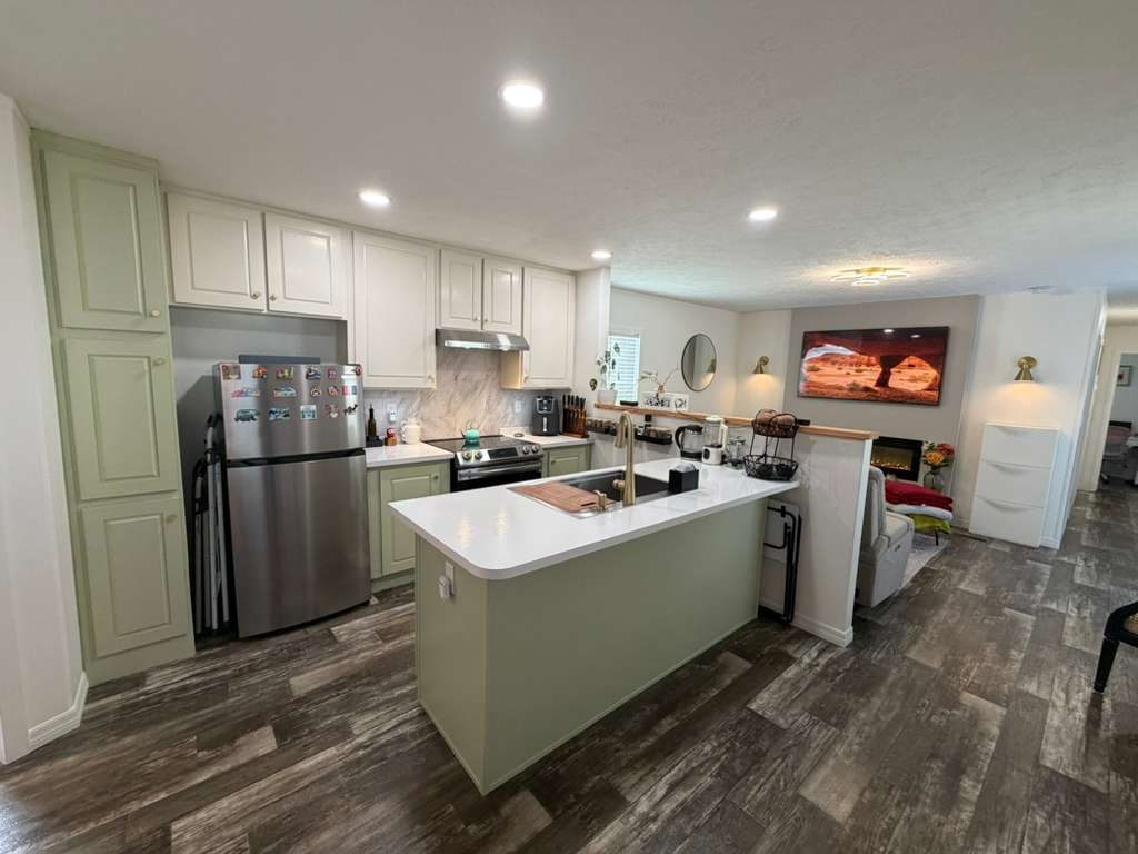 A photo of the Deerpointe Home