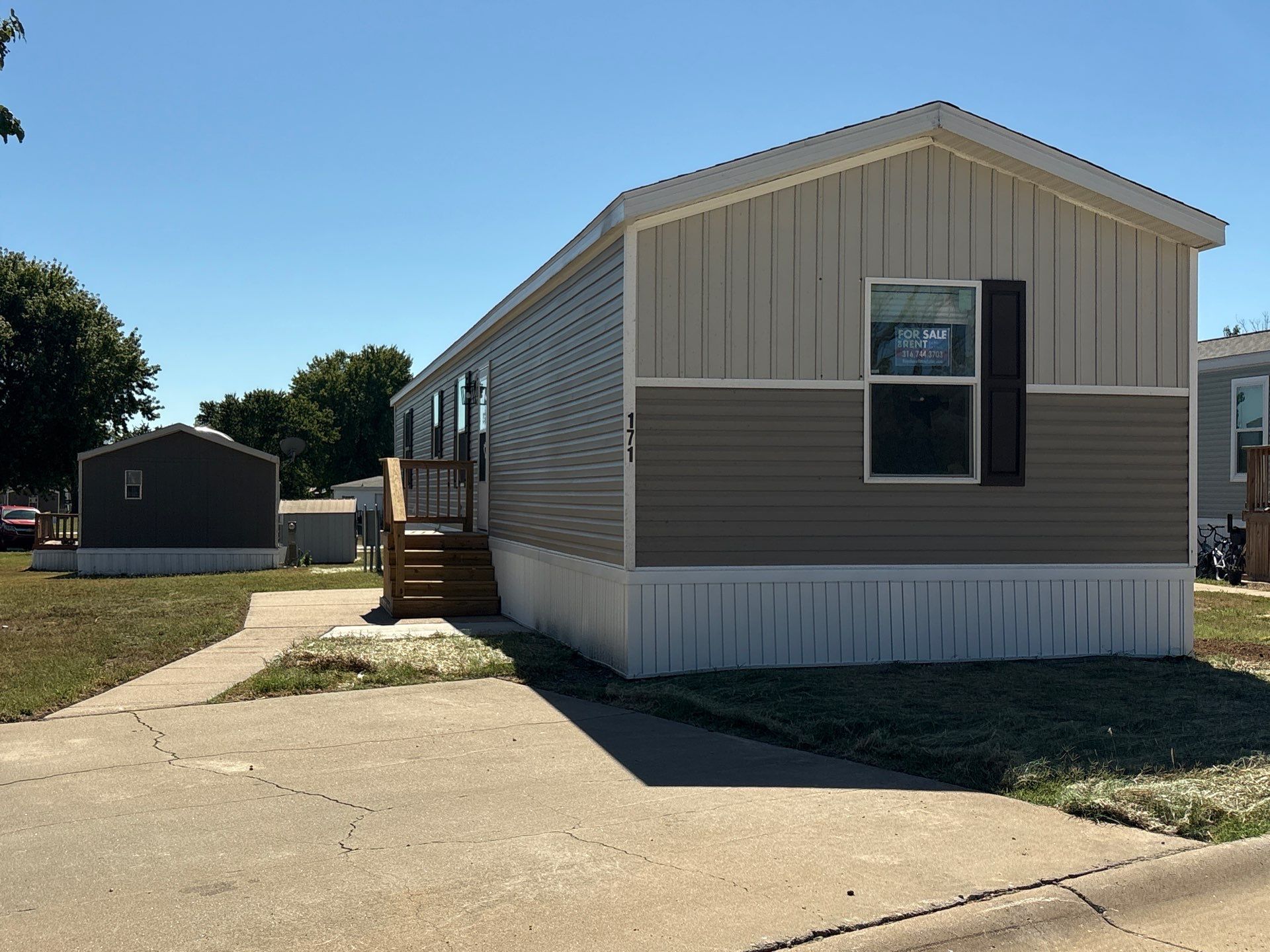 A photo of the Navajo Lake Estates Home