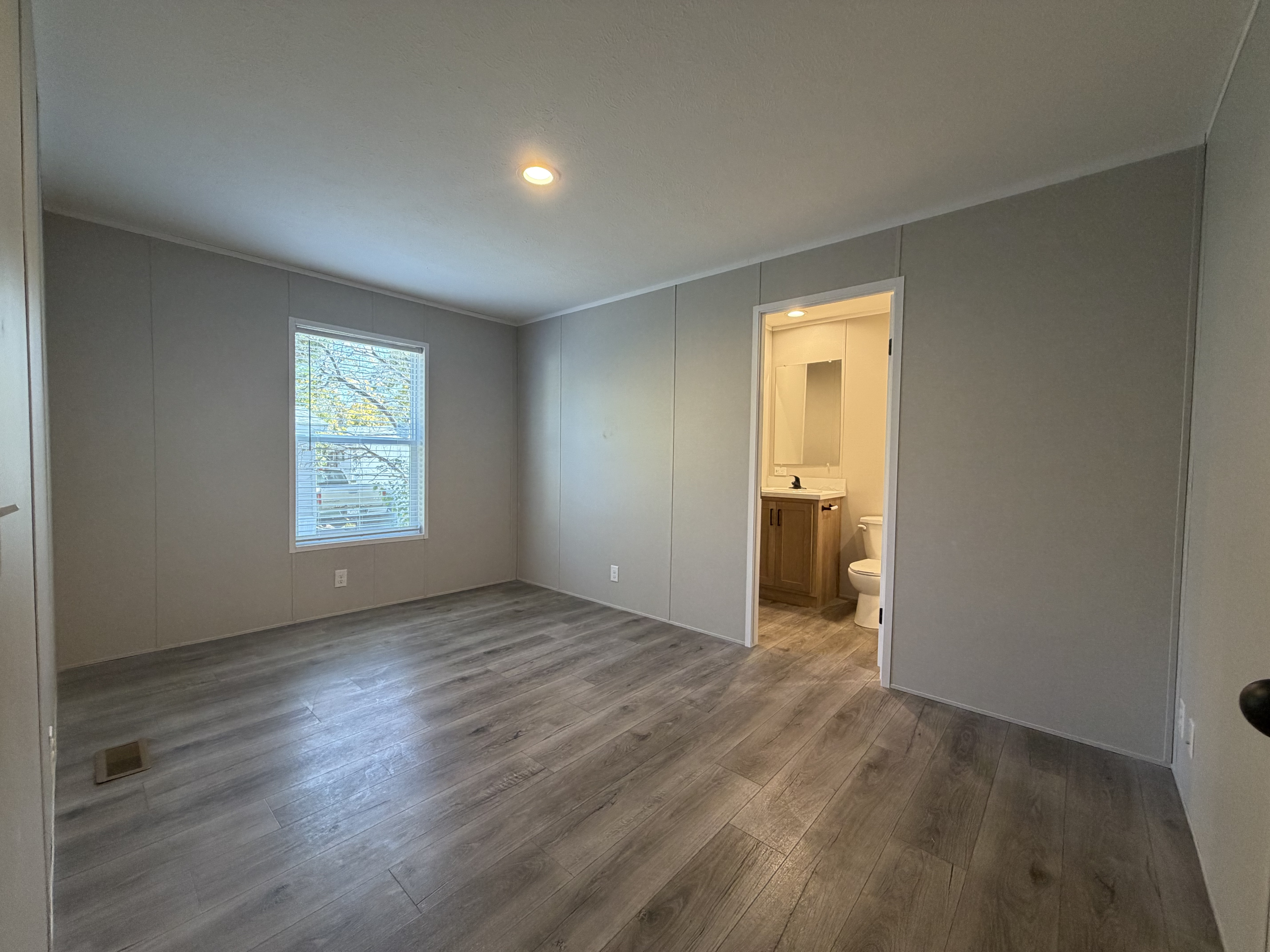A photo of the Lakeshore Terrace Home