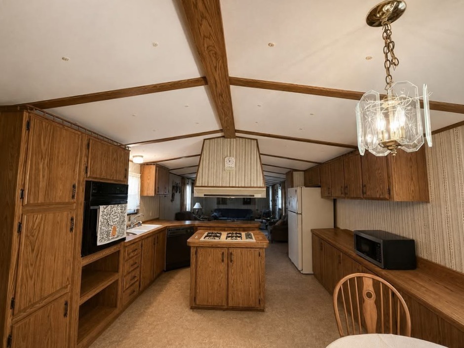 A photo of the Lakeshore Terrace Home
