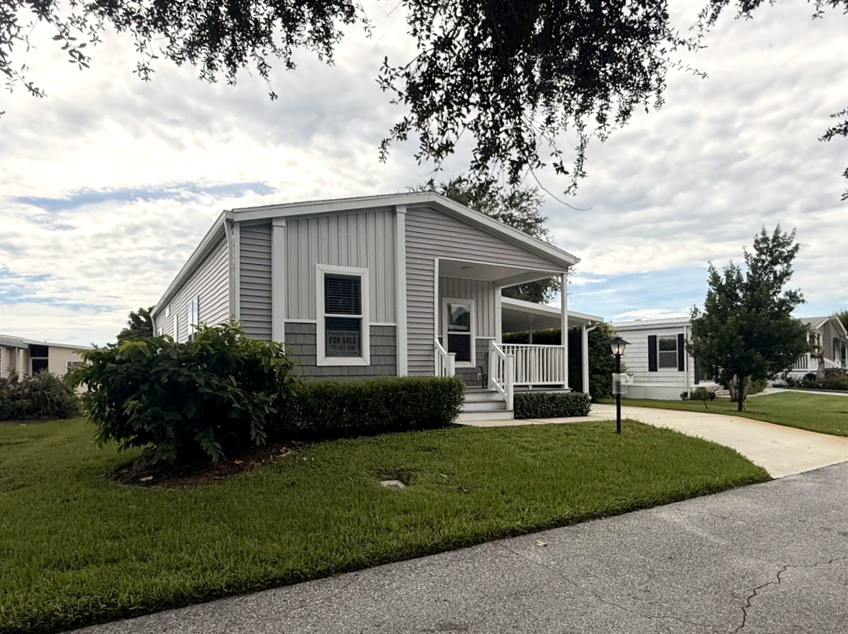 A photo of the Pinelake Village Home