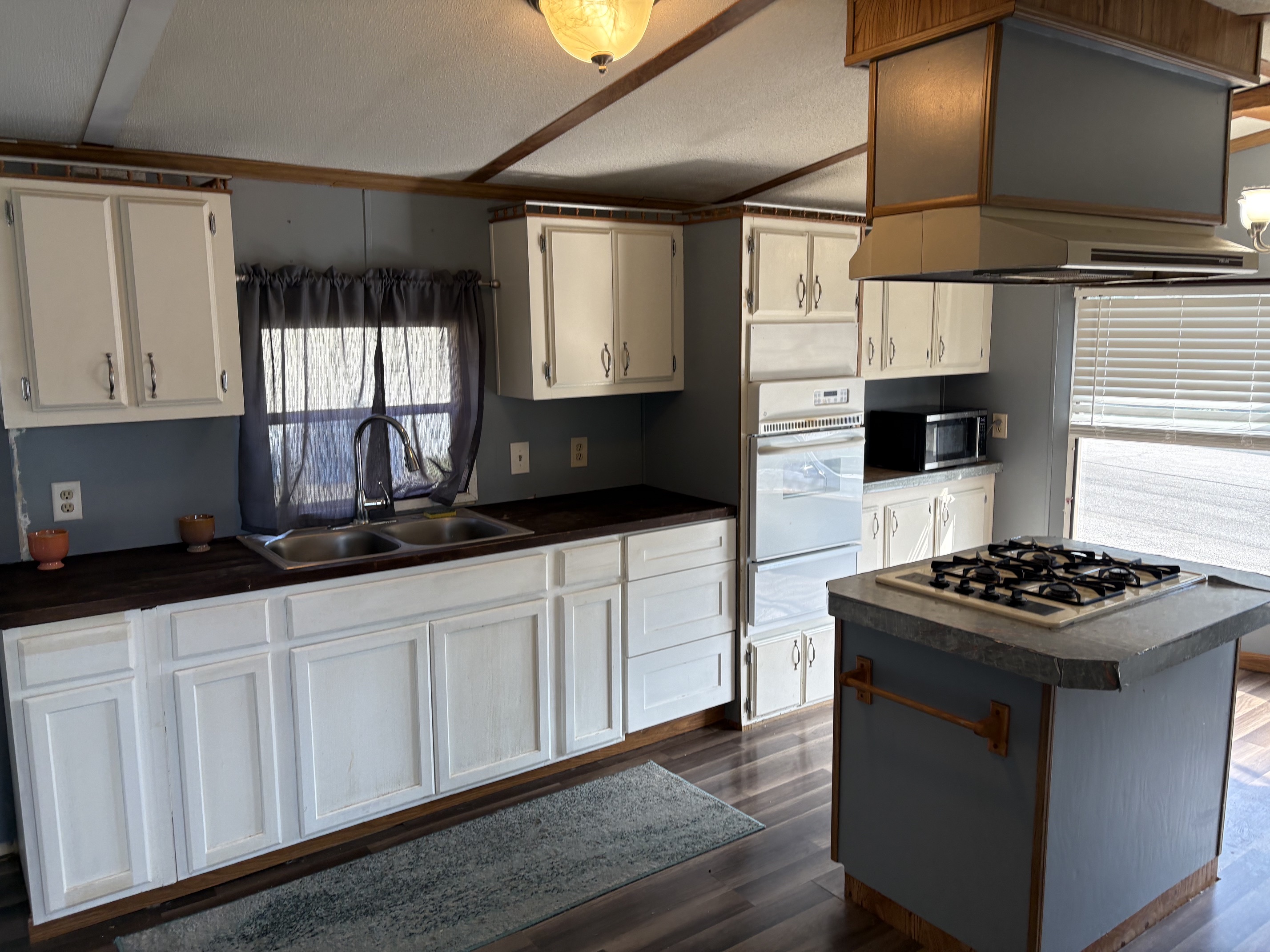 A photo of the Bluffton Woods Home