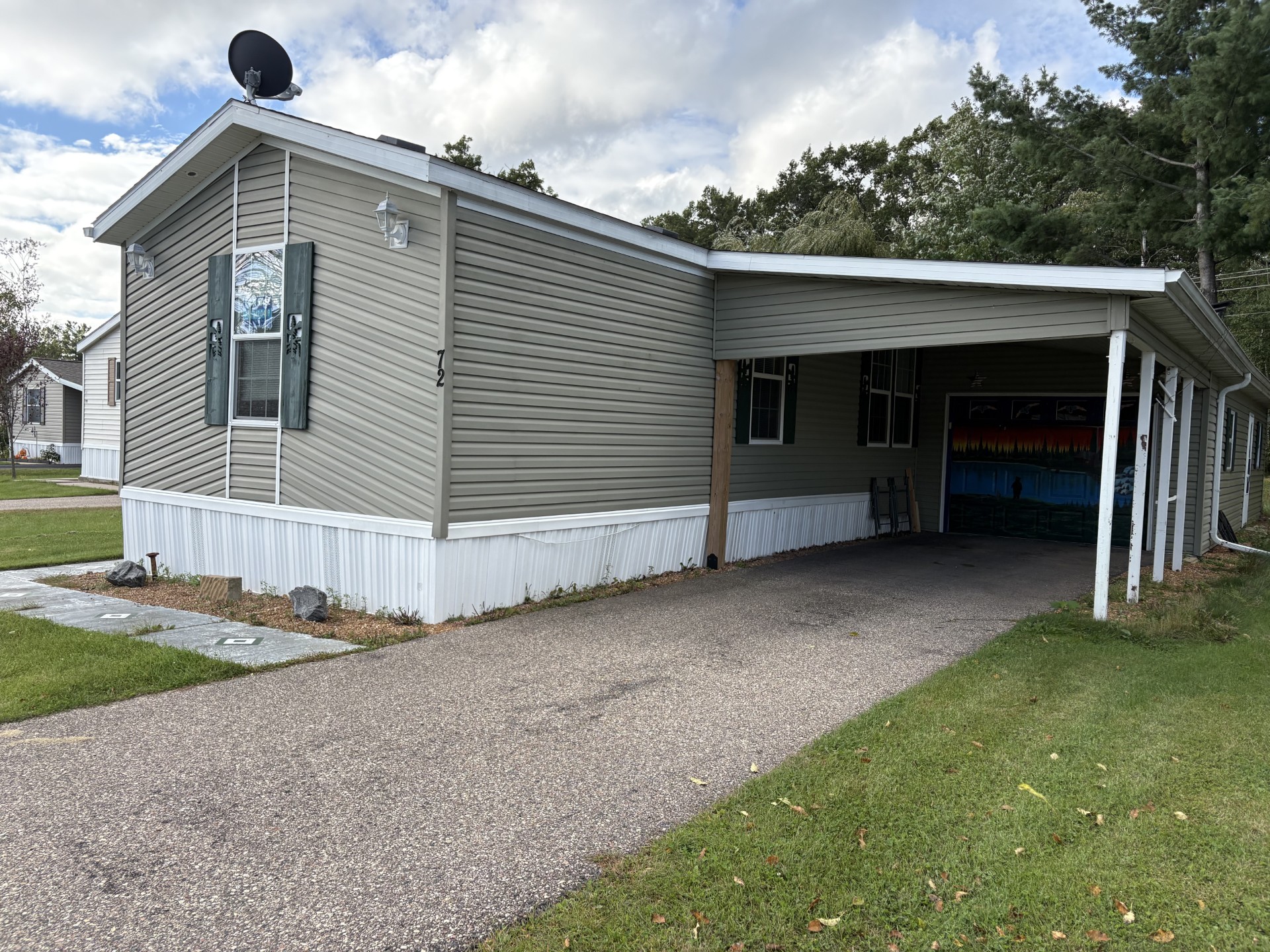 A photo of the Holiday South Home