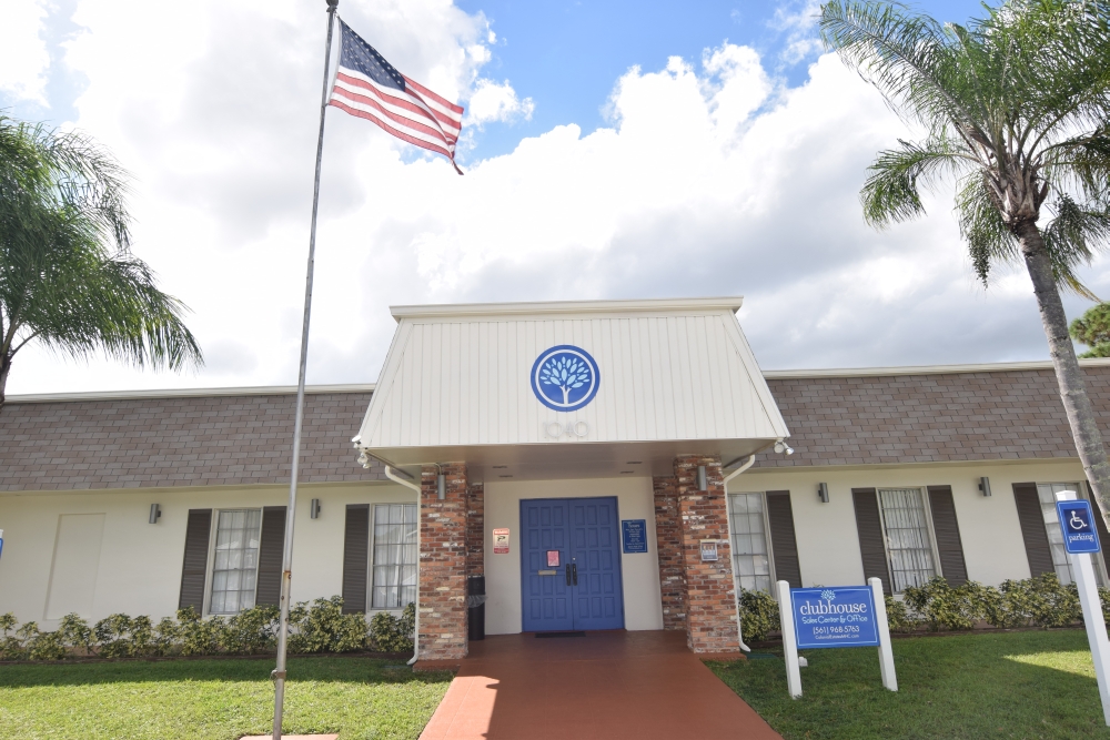 Mobile Home Park in Lake Worth, FL Colonial Estates