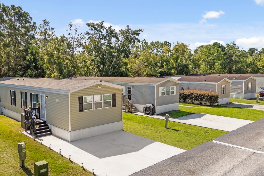 A photo of the Deerpointe Home