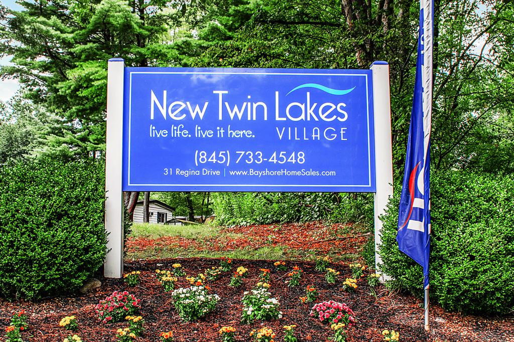 New Twin Lakes Village (NY)