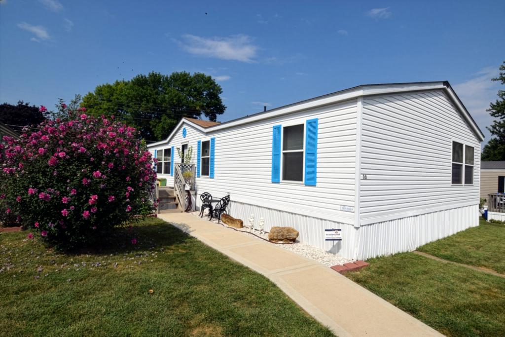 A photo of the Springdale Lake Home