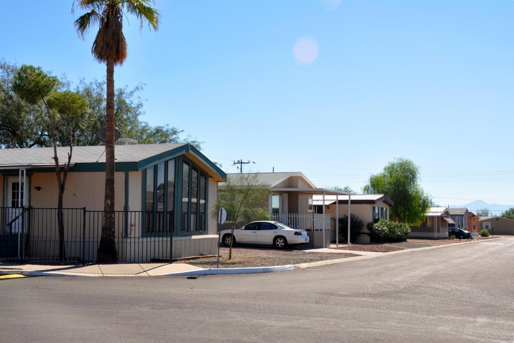 Mobile Home Park in Tucson, AZ Country Club